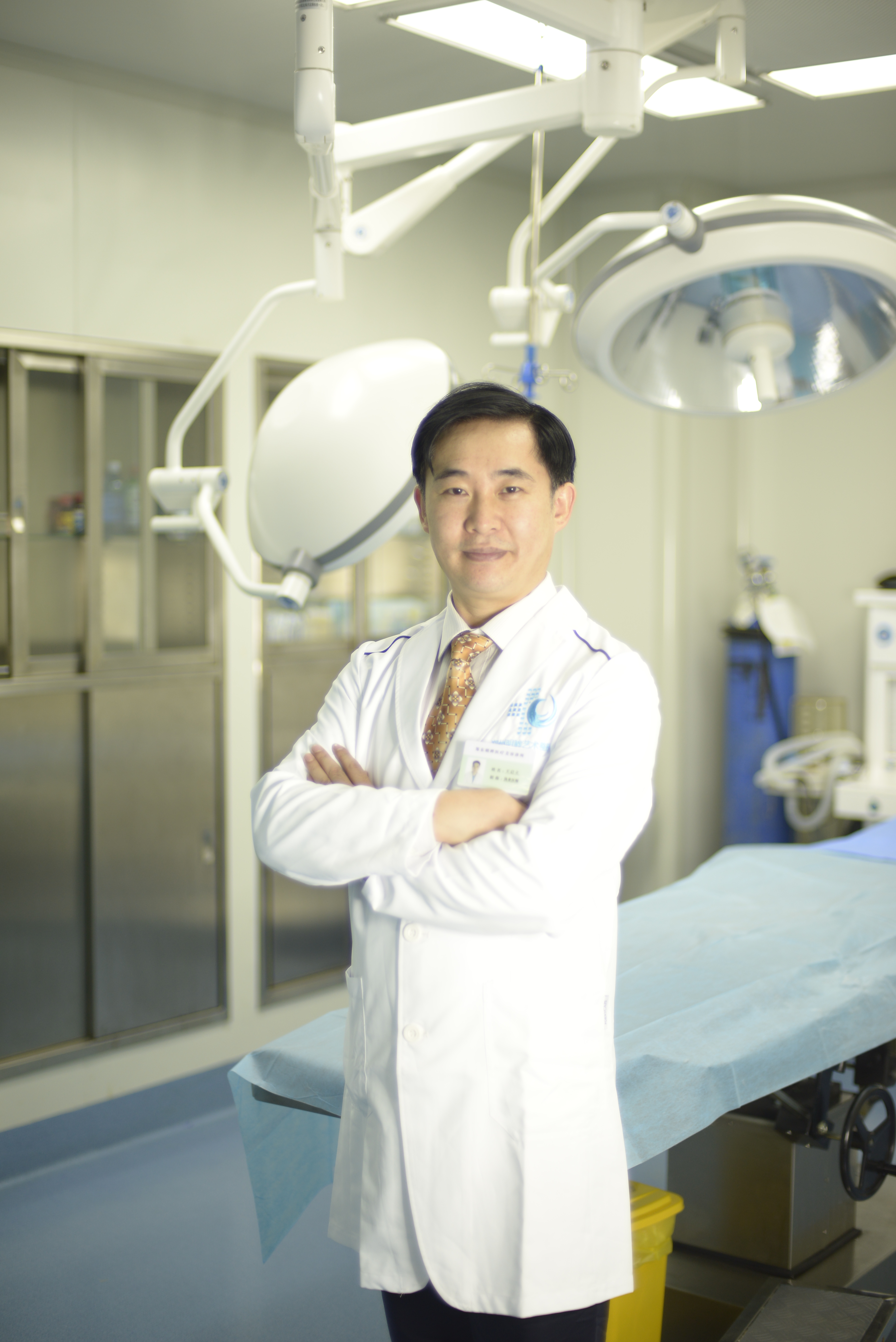  p>彭志勇,男,郑东明眸医疗美容诊所外科专业执业医生. /p>