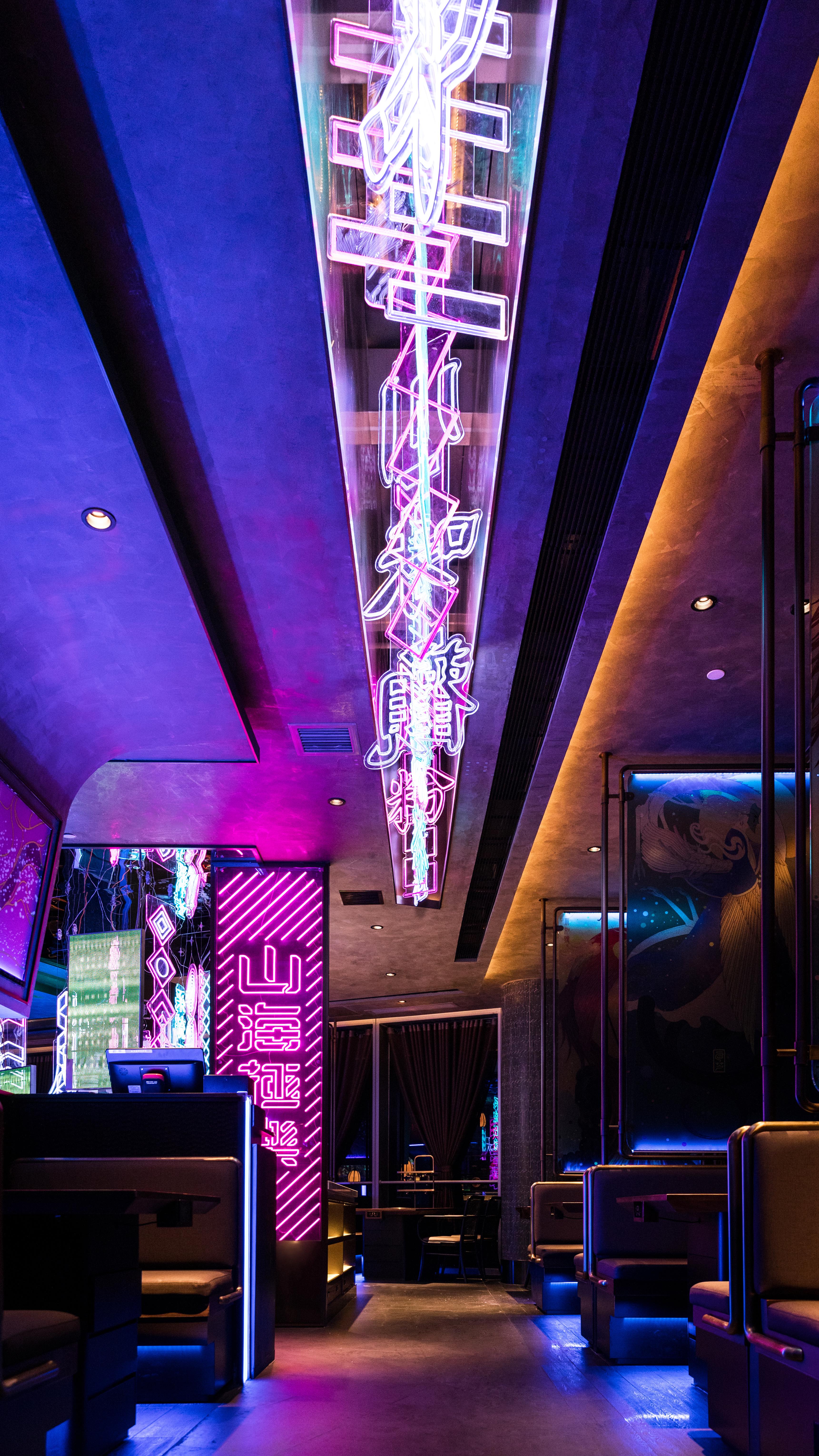 2003年进入室内设计行业,师从中国餐饮设计领军人物陈林,深耕餐饮空间