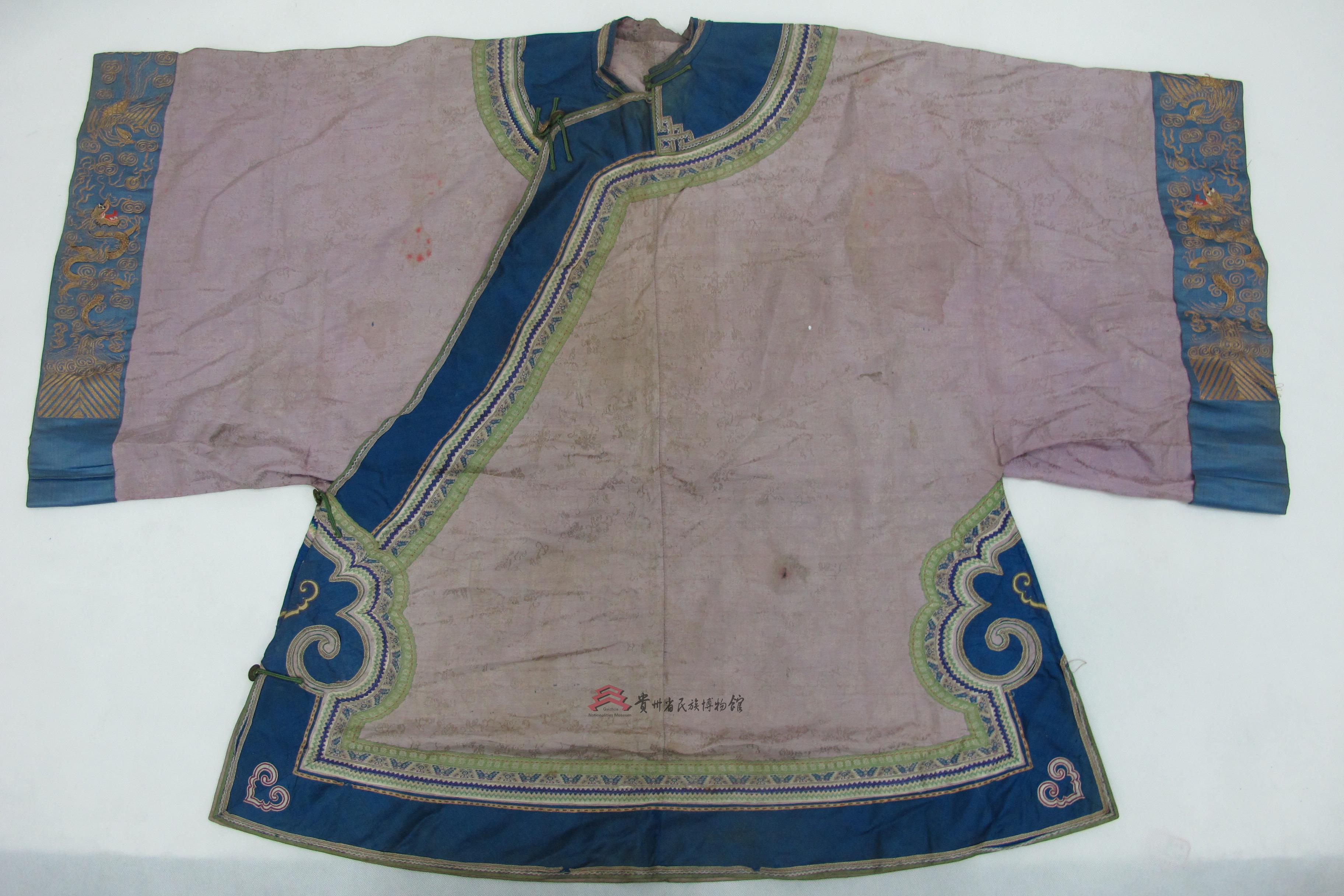 清代湖南紫缎铺金绣龙凤纹大袖右衽衣