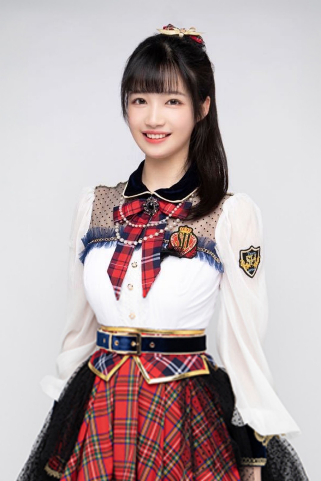  p>邹若男,1998年4月23日出生于江苏省南京市,中