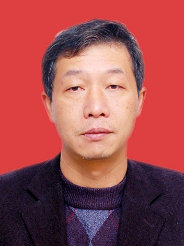 id="skslxnxvi9ti">现任江西省宜春市袁州区审计局党组成员,副局长