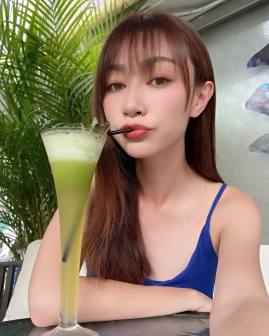 黄嘉雯照片