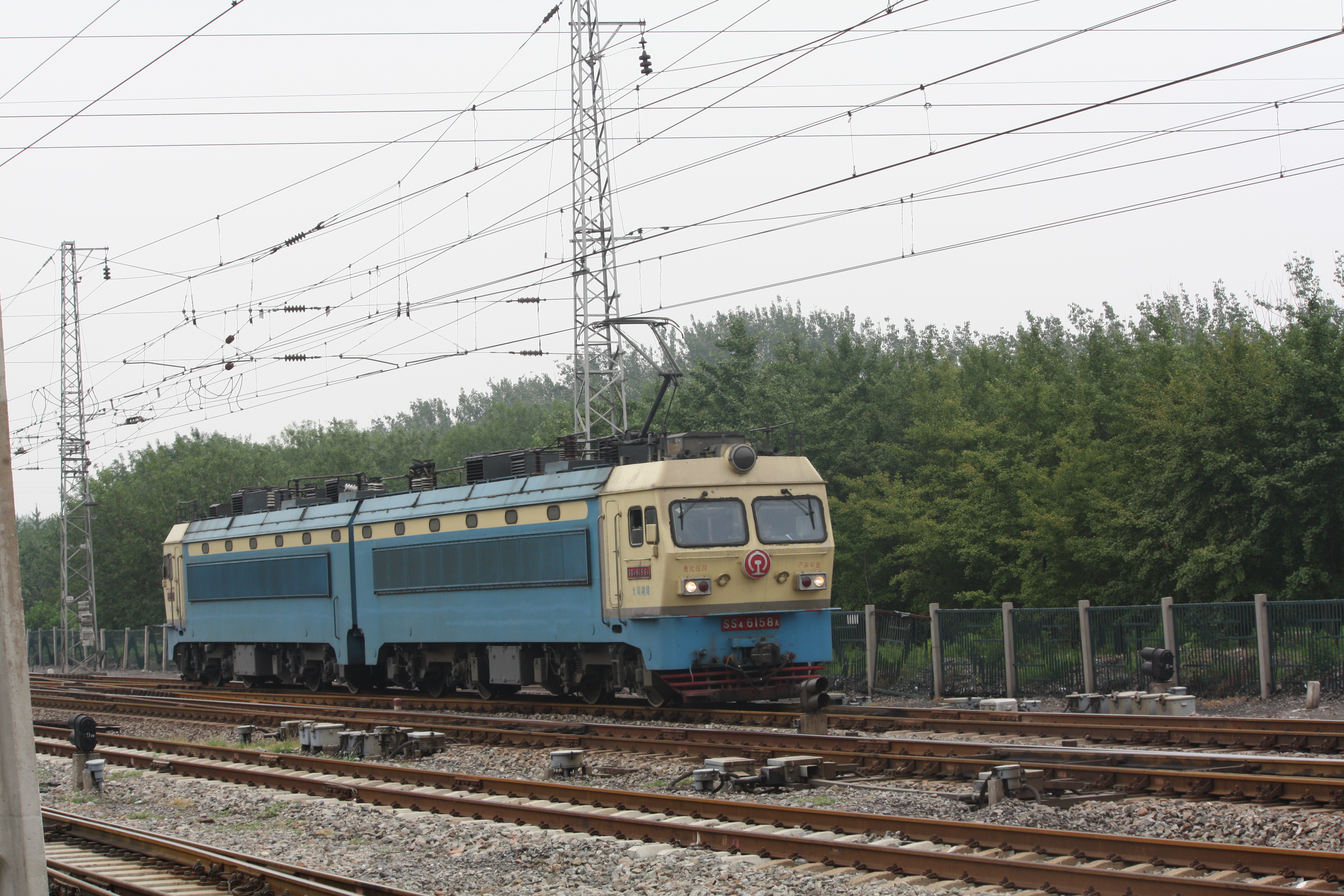 韶山4型电力机车