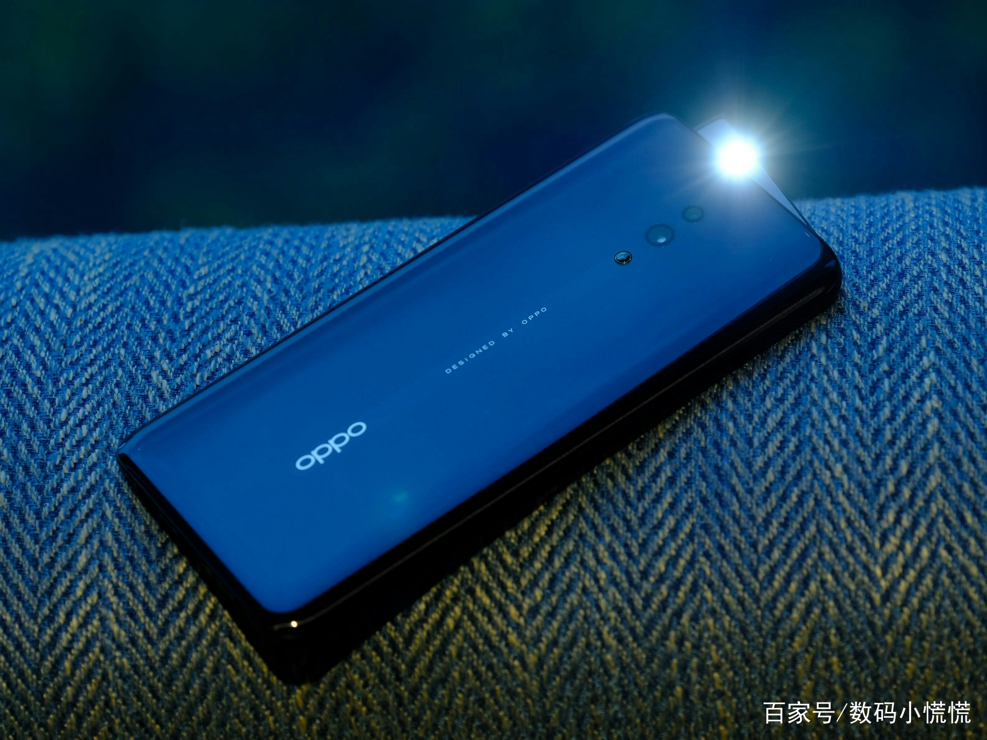 Reno新旗舰，12月登场，未发先火_百科TA说