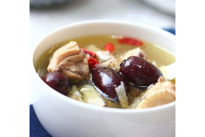 参麦黑枣乌鸡汤