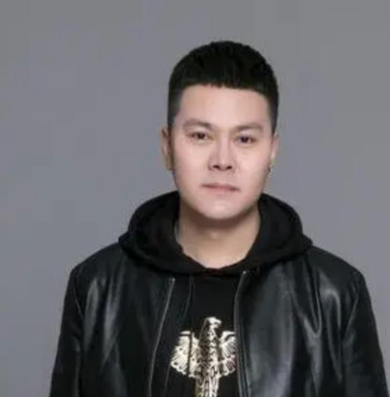  p>《别把爱情当游戏》由华语男歌手暴林2012年最新演唱.