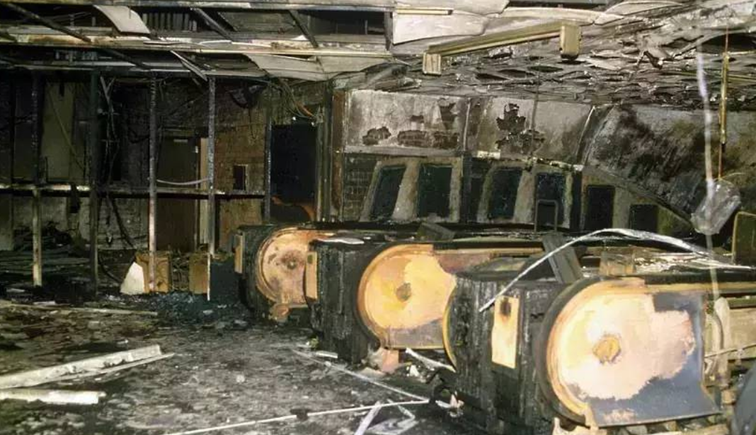 ="gnb53gwngr"> b>国王十字站大火 /b>是首次引起重大伤亡的地铁火灾