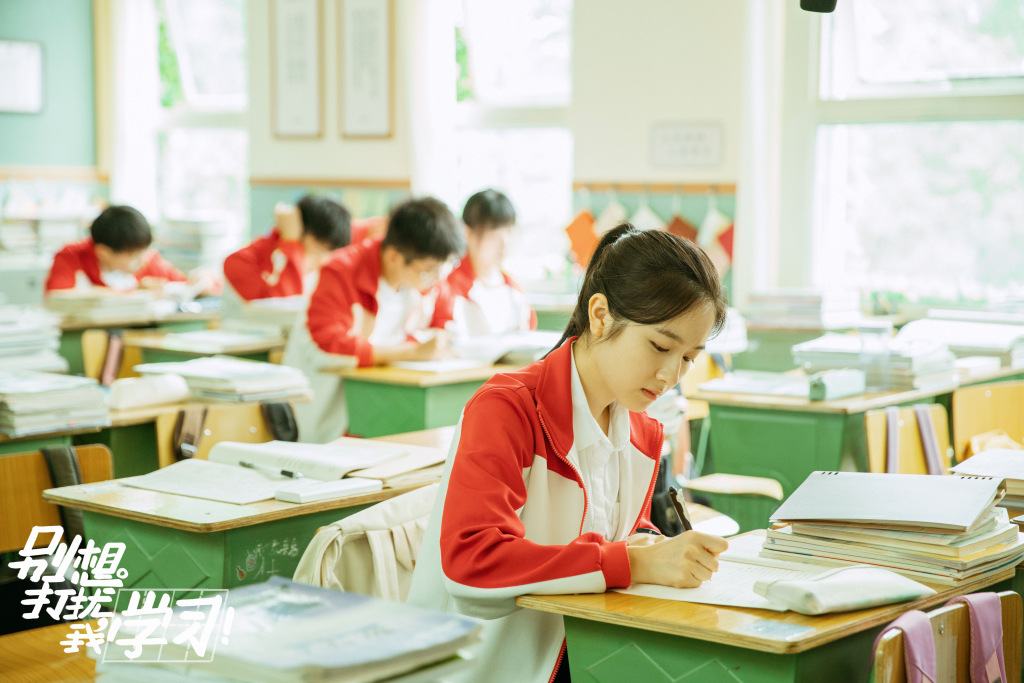  p data-id="2k4y4l7pgzd">南向晚,《 a targe