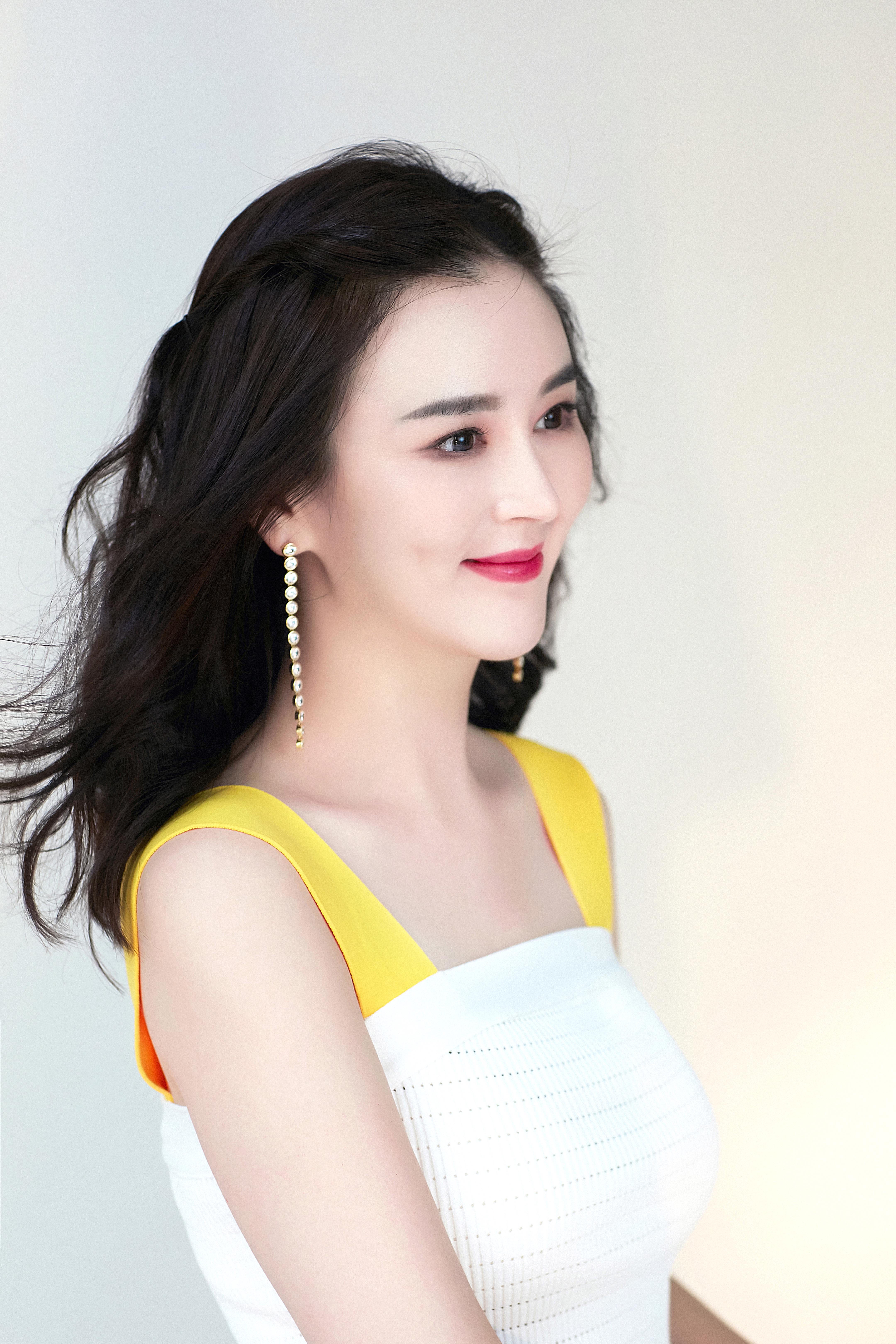 gntkdnfzfd">刘竞,1983年11月30日出生于河南省安阳市,中国内地女演员