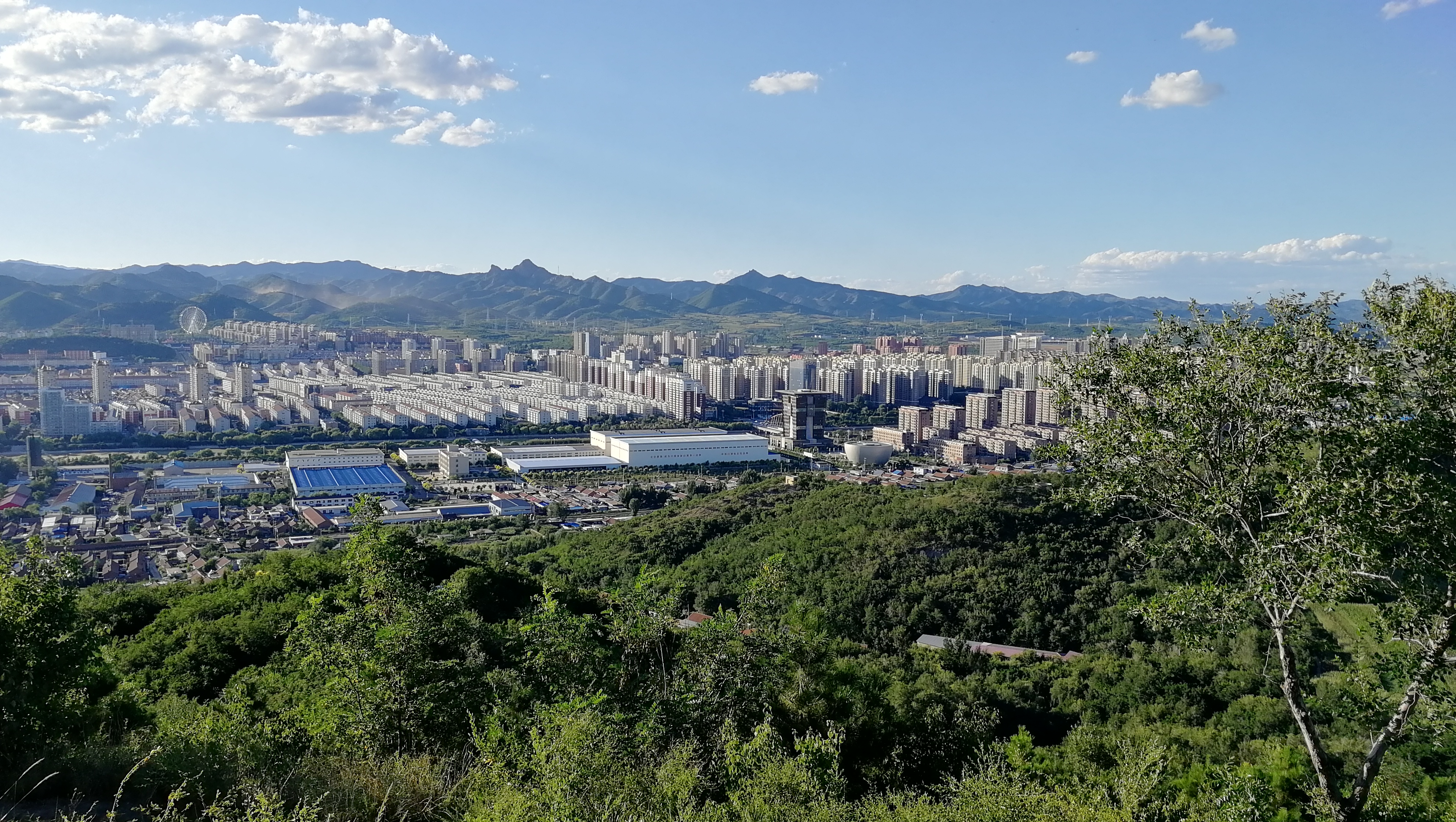  p>城市也叫城市聚落,一般包括了 a target="_blank" href="/item