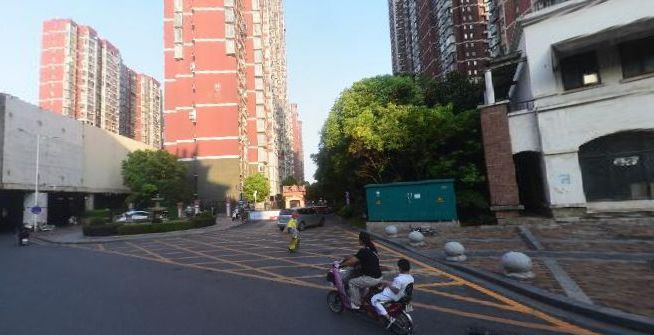  p data-id="sn2v766yzlsm">紫金城三期是位于东湖区的小区. /p>