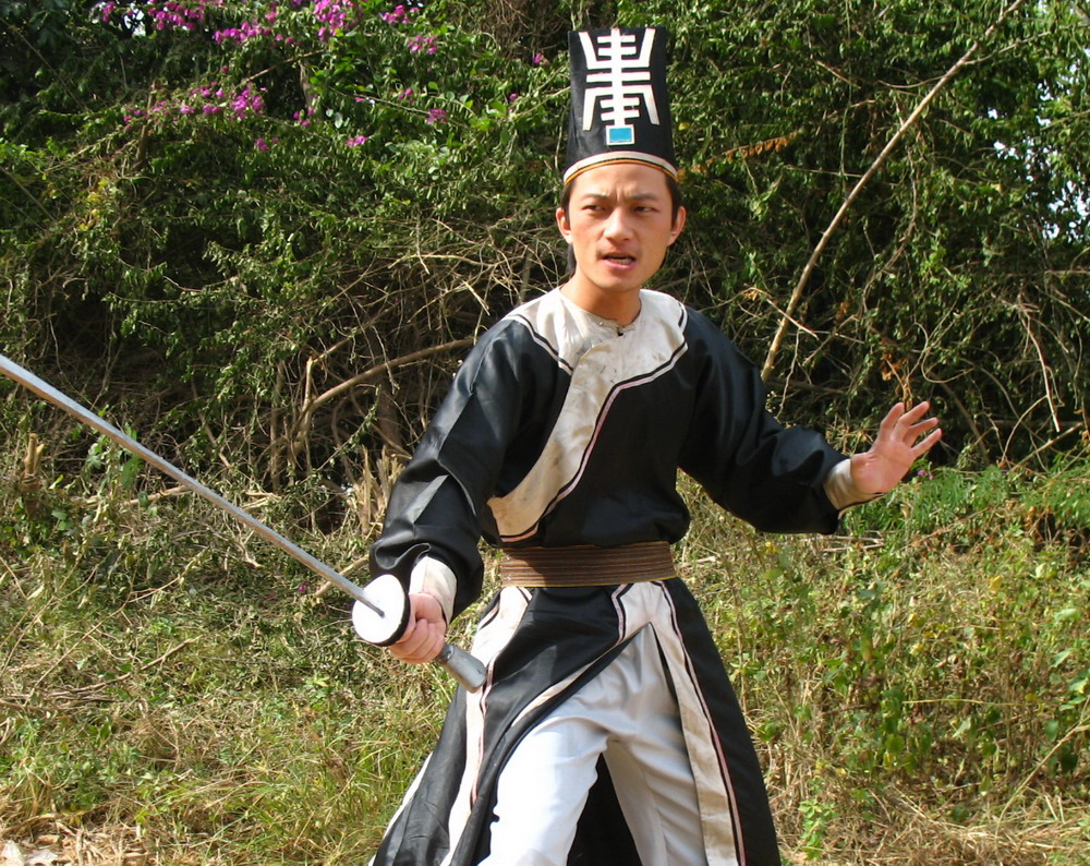  p>乔乙桂,人称"揭阳兄",潮汕小品演员,制片人,出品人,纳胜话剧小品