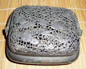 明莲池水禽纹铜手炉