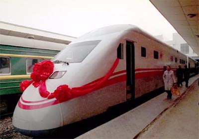 double dmus)即nzj2型动力集中式双层内燃动车组,由大连机车车辆厂, a