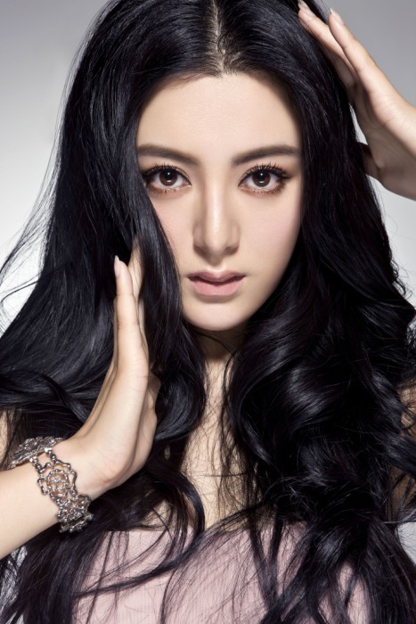  p data-id="gnsqxa7gn8">陈廷嘉 i>(原名陈丽丽) /i>,生于江苏省江阴