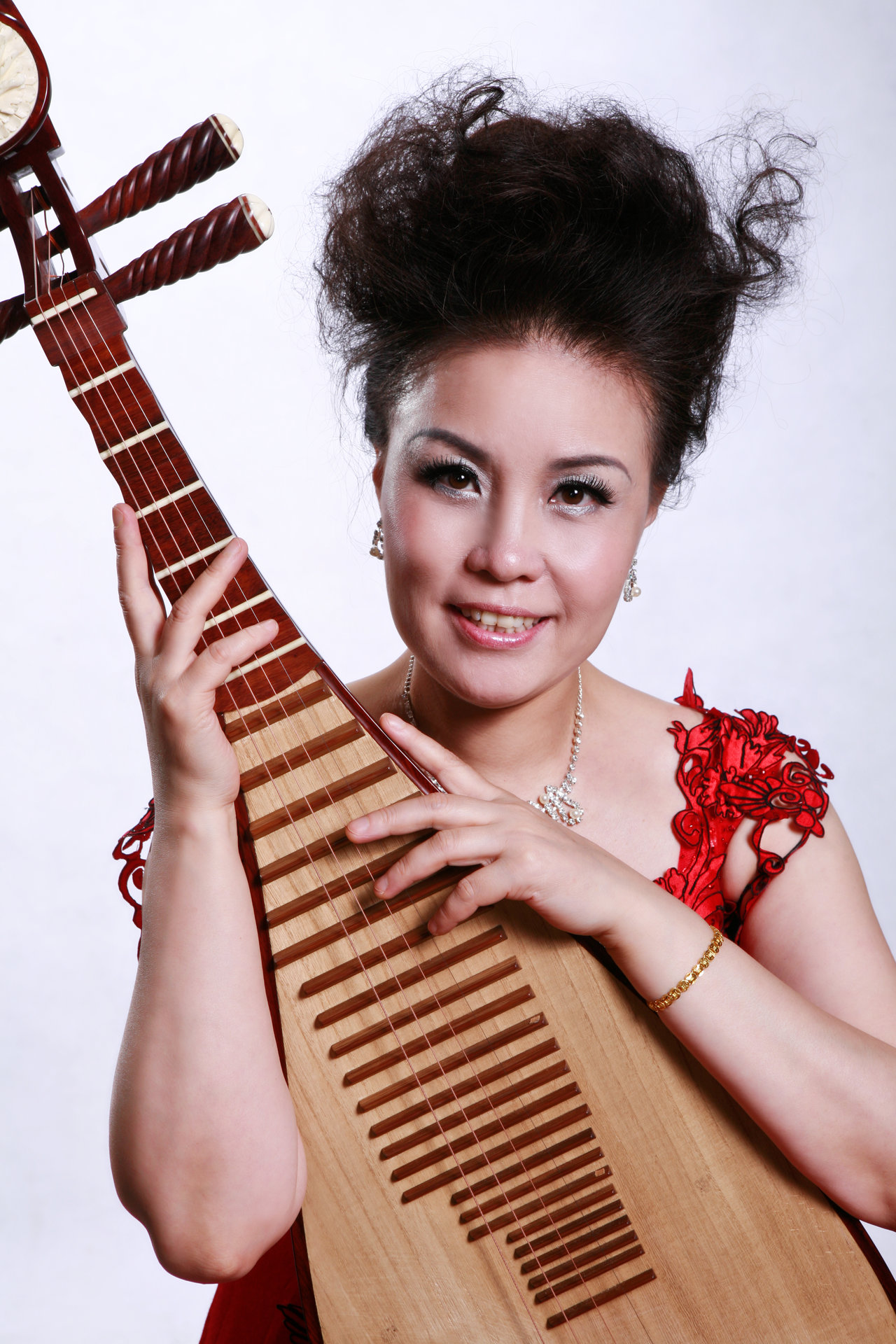  p>周红:女,汉族,1960年2月生,学士学位, a ta