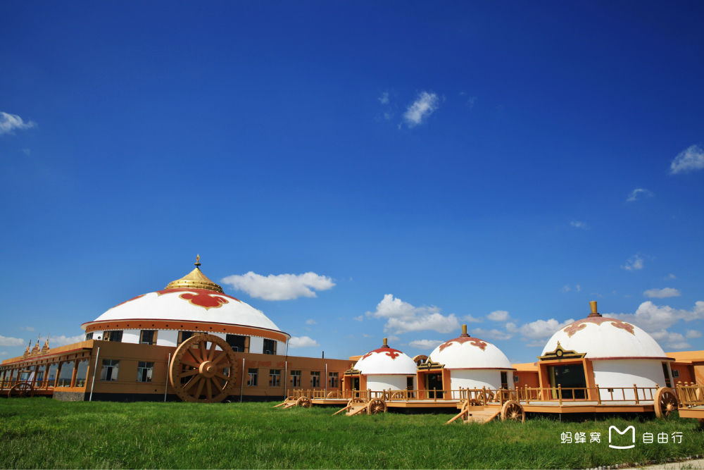  p>锡林九曲景区位于 a target="_blank" href="/item/锡林浩特市