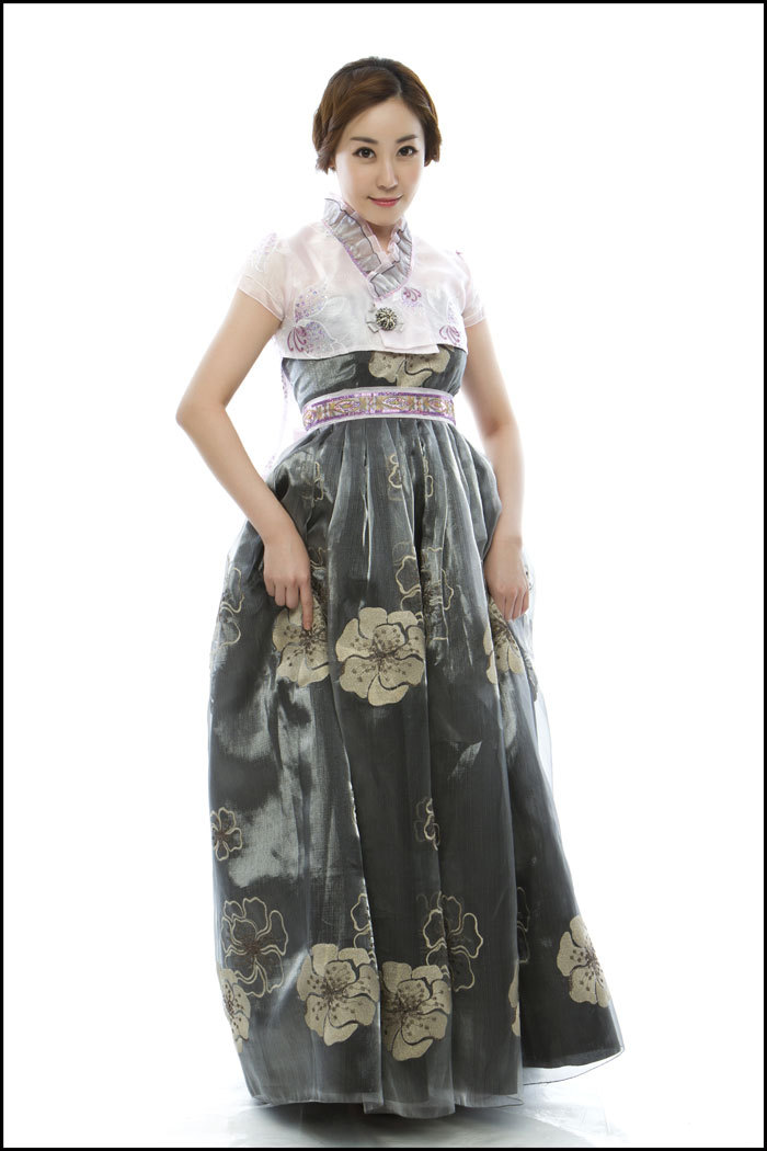  p>淑熙(      ) 是韩国歌手,本名陈正妍,1982年8月14日出生于韩国