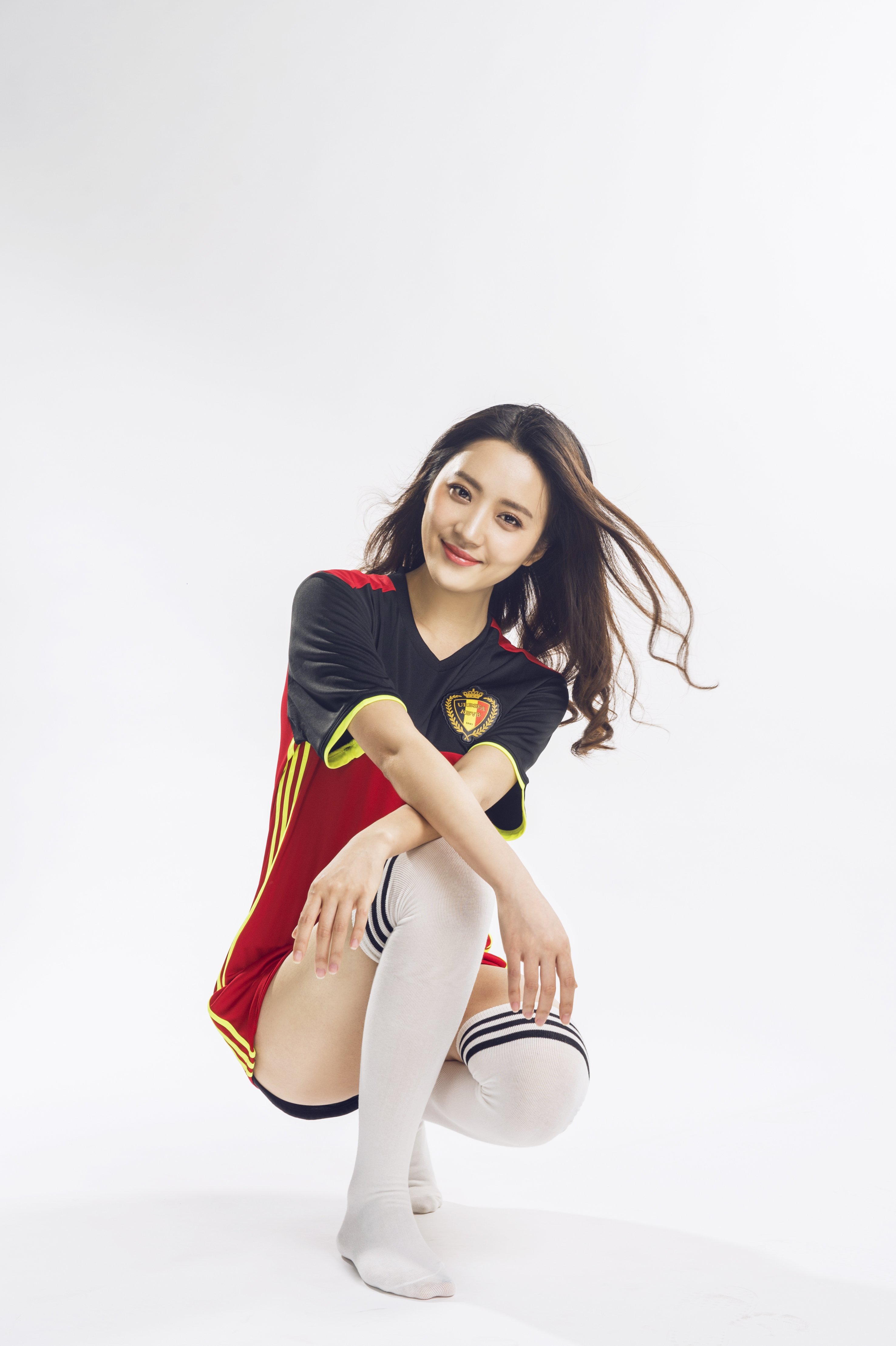 闻阳,原名黄婷婷,女,1990年5月15日出生于