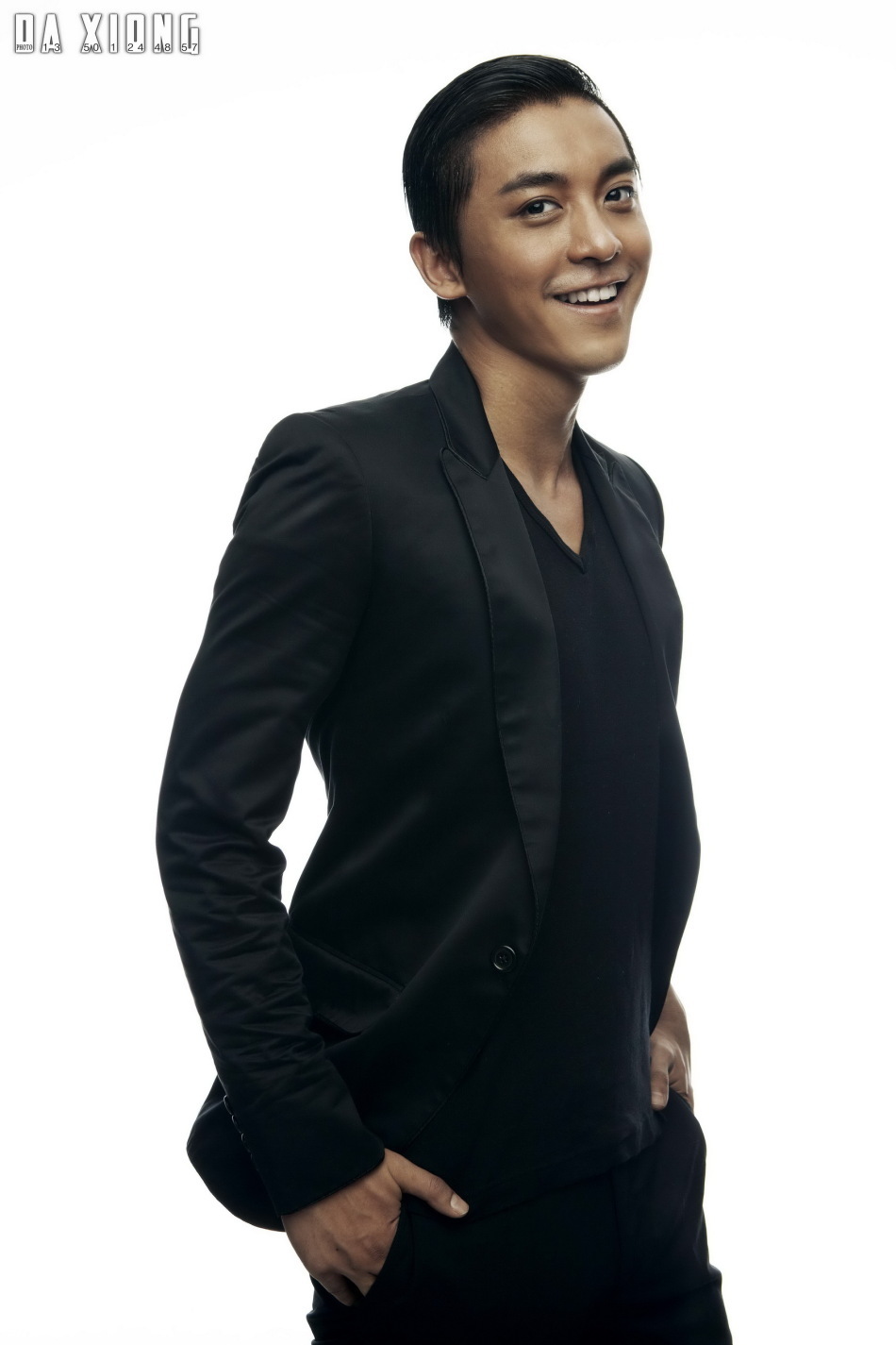  p>李佳航,1987年3月8日出生于辽宁省鞍山市,中国内地男演员,2010年