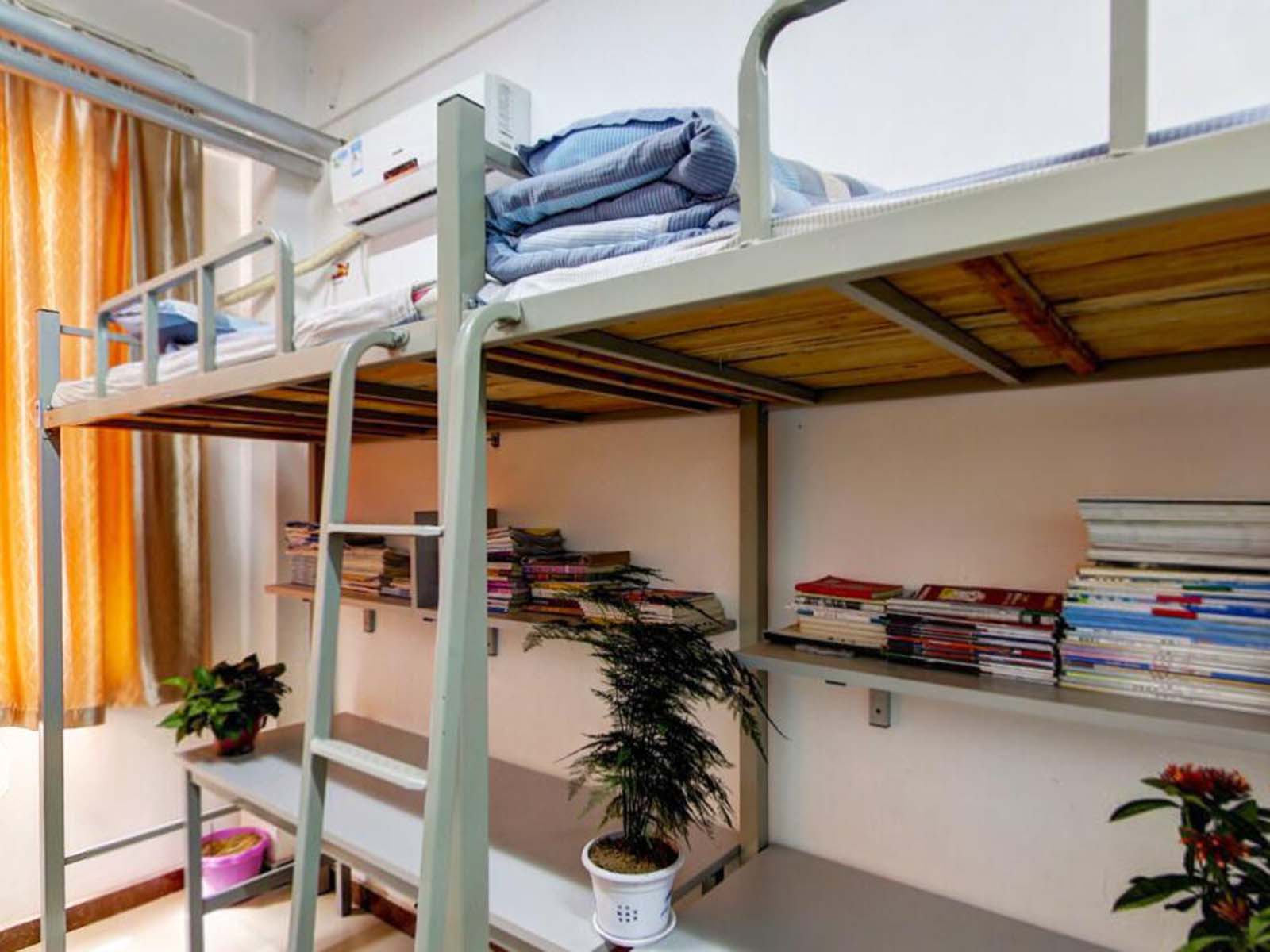 101 middle school) /i>,简称:郑州市第101中学 i>(原名:郑州铁路一中