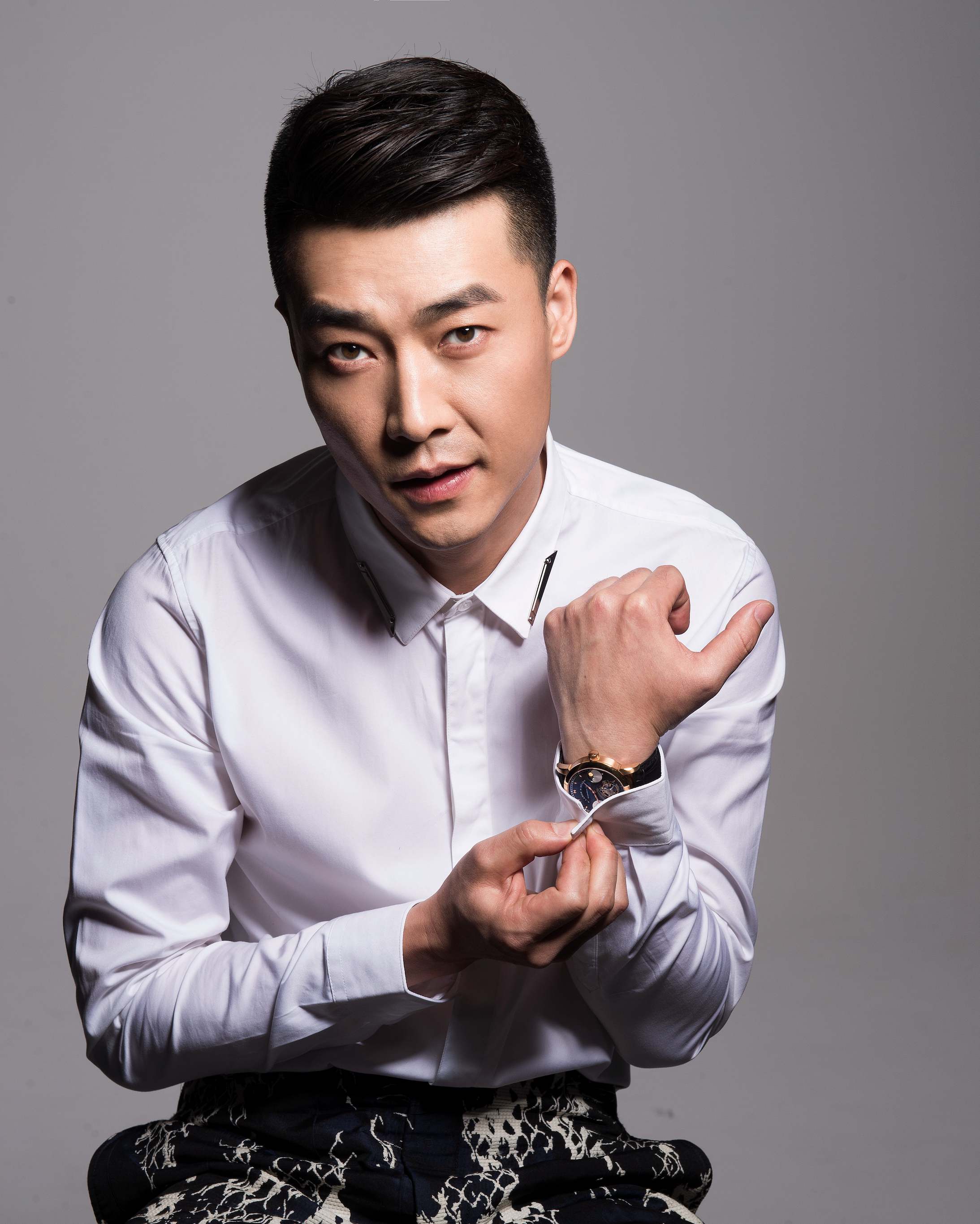  p>乔大韦,12月27日出生于北京 sup data-ctrid="2eo4ps2xoze">1 /sup