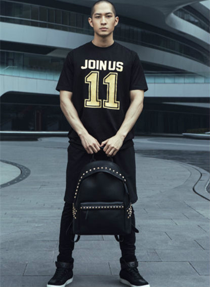 华裔三胞胎兄弟 a target="_blank" href="/item/刘智福">刘智福 /a>