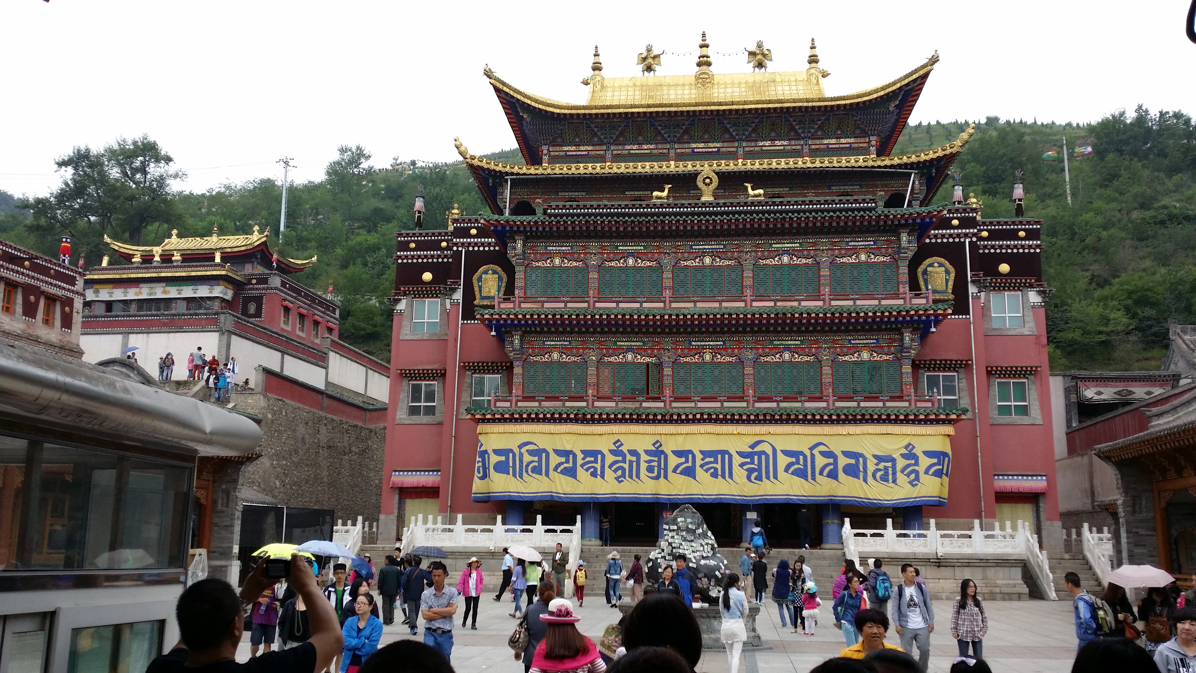 data-lemmaid="186785">塔尔寺 /a>小金瓦殿又名为护法神殿,建于公元
