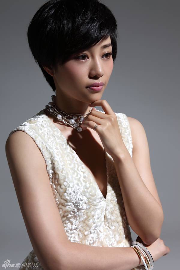  p>张龄心,原名张佳蓓,出生于上海市,中国内地女演员,毕业于 a target