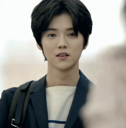 p></p></a>鹿晗(lu han),1990年4月20日出生于北京市海淀区,中国内地流行乐男