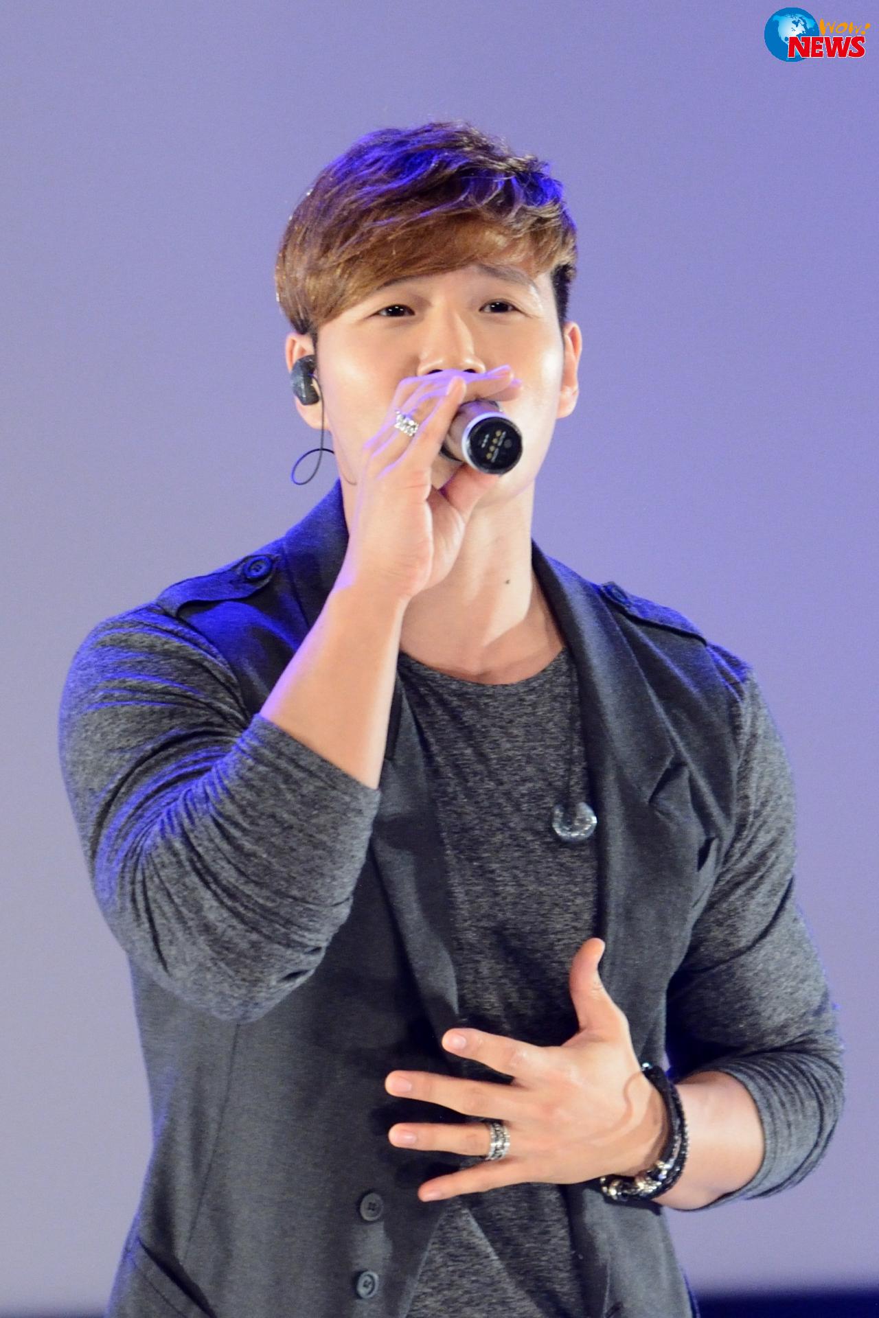  p>金钟国(          ,kim jong kook),1976年4月25日出生于韩国京畿