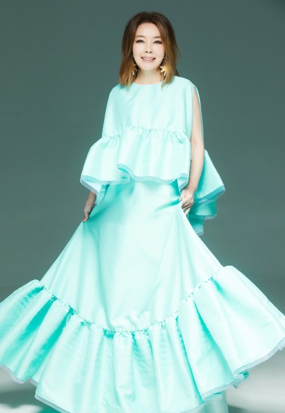  p>辛晓琪(winnie hsin),1962年2月8日生于台湾省台中市丰原区,祖籍