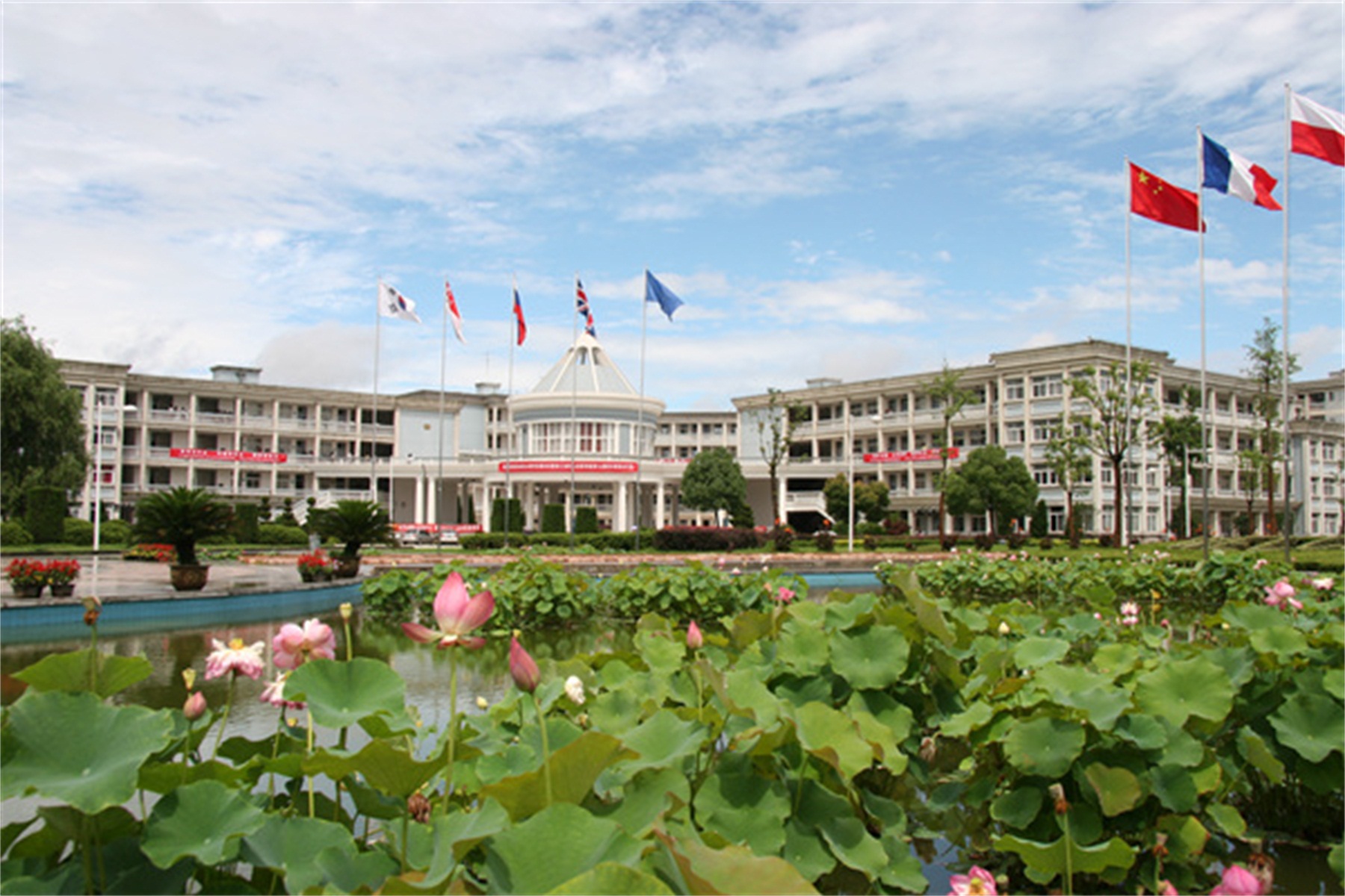  p>浙江越秀外国语学院(zhejiang yuexiu university),简称"越秀",是