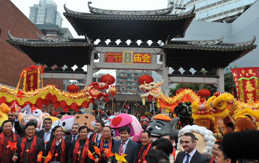  p>广府庙会是广东"一城一特"春节活动之一,是广东