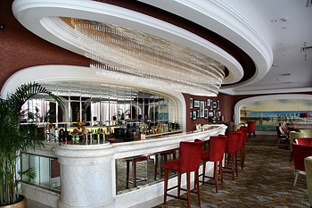 酒店是一座位于北京市朝阳区建国门外日坛路使馆区的五星级的涉外宾馆