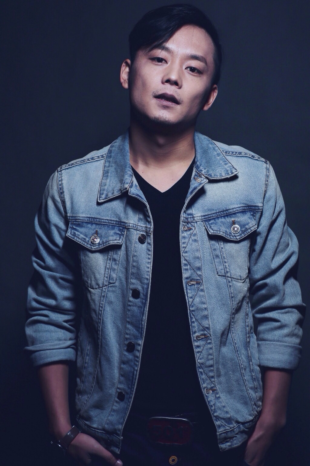  p data-id="gnzfu1oltb">张翀,出生于山西吕梁,毕业于 a target="