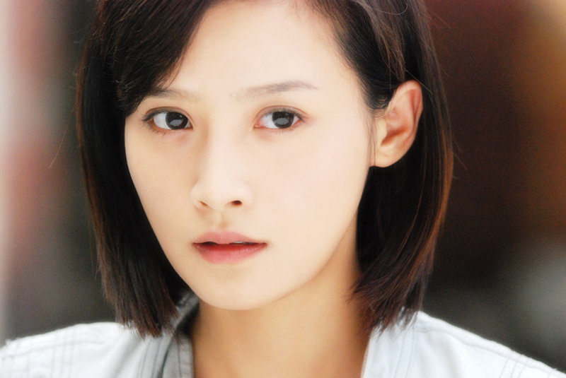 id="gnswnp85y2">瑛子,原名敬虔,1月19日出生于重庆,中国内地女演员