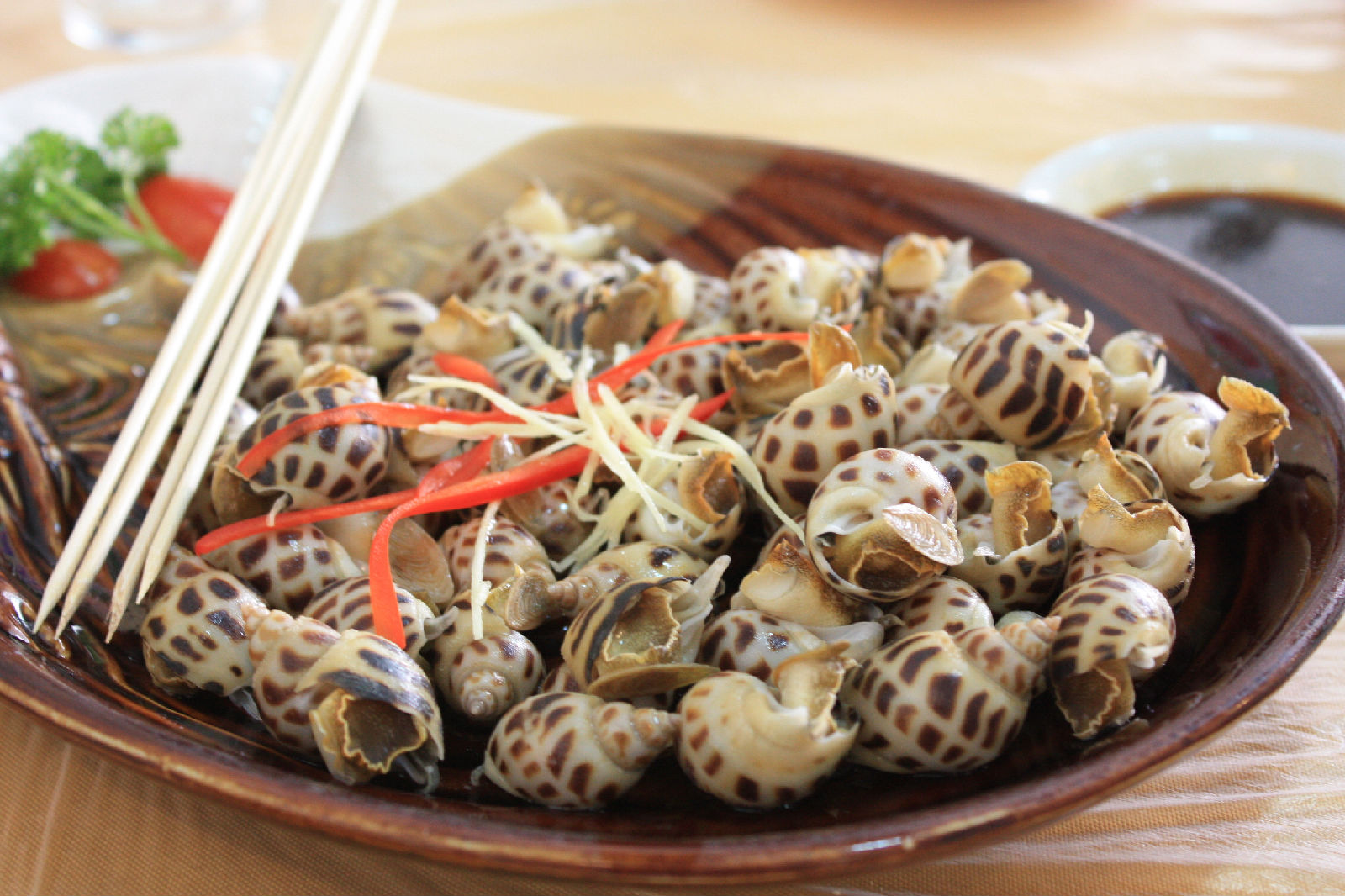  p>东风螺在广东俗称" a target="_blank" href="/item/花螺/10388883