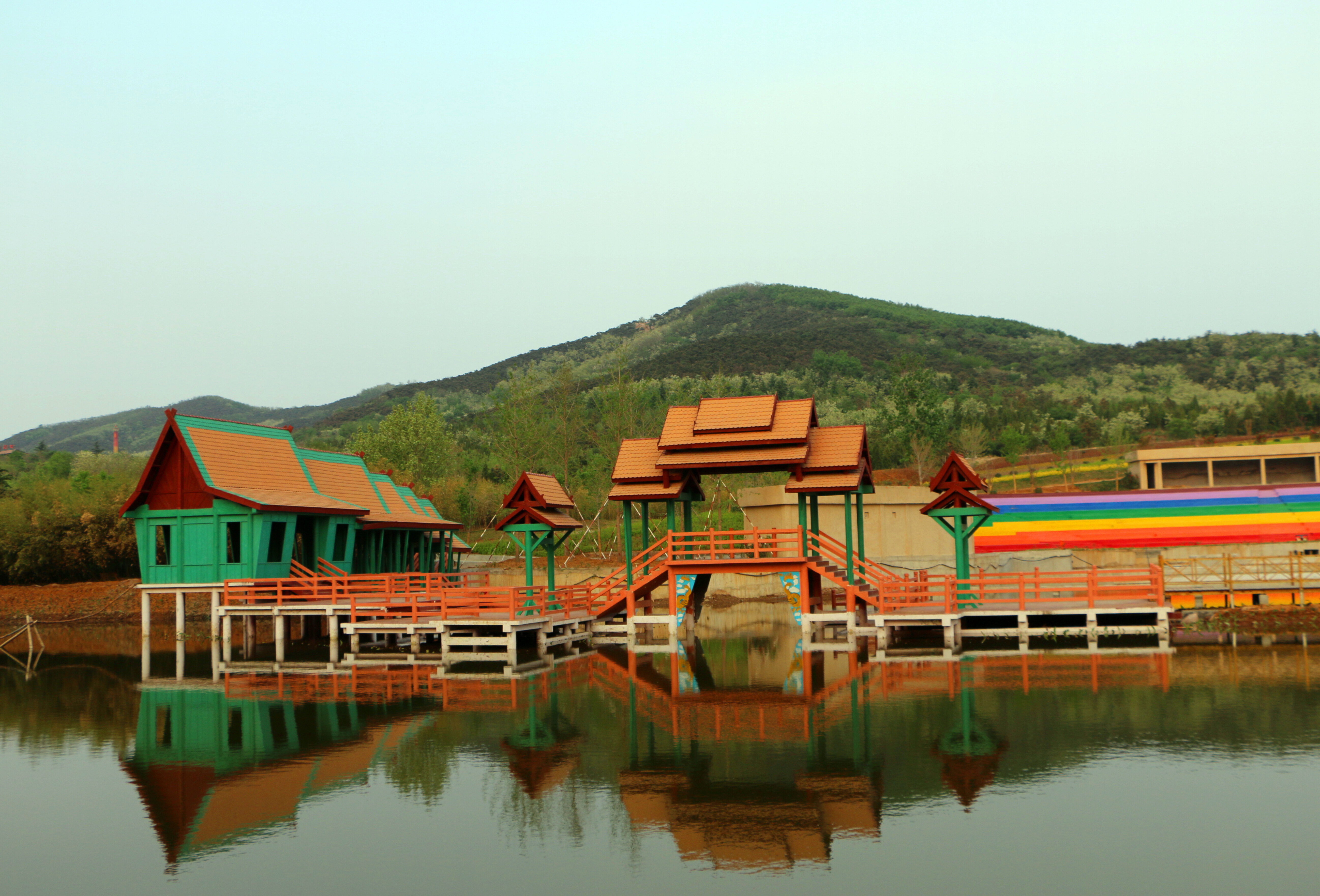 雪山彩虹谷景区