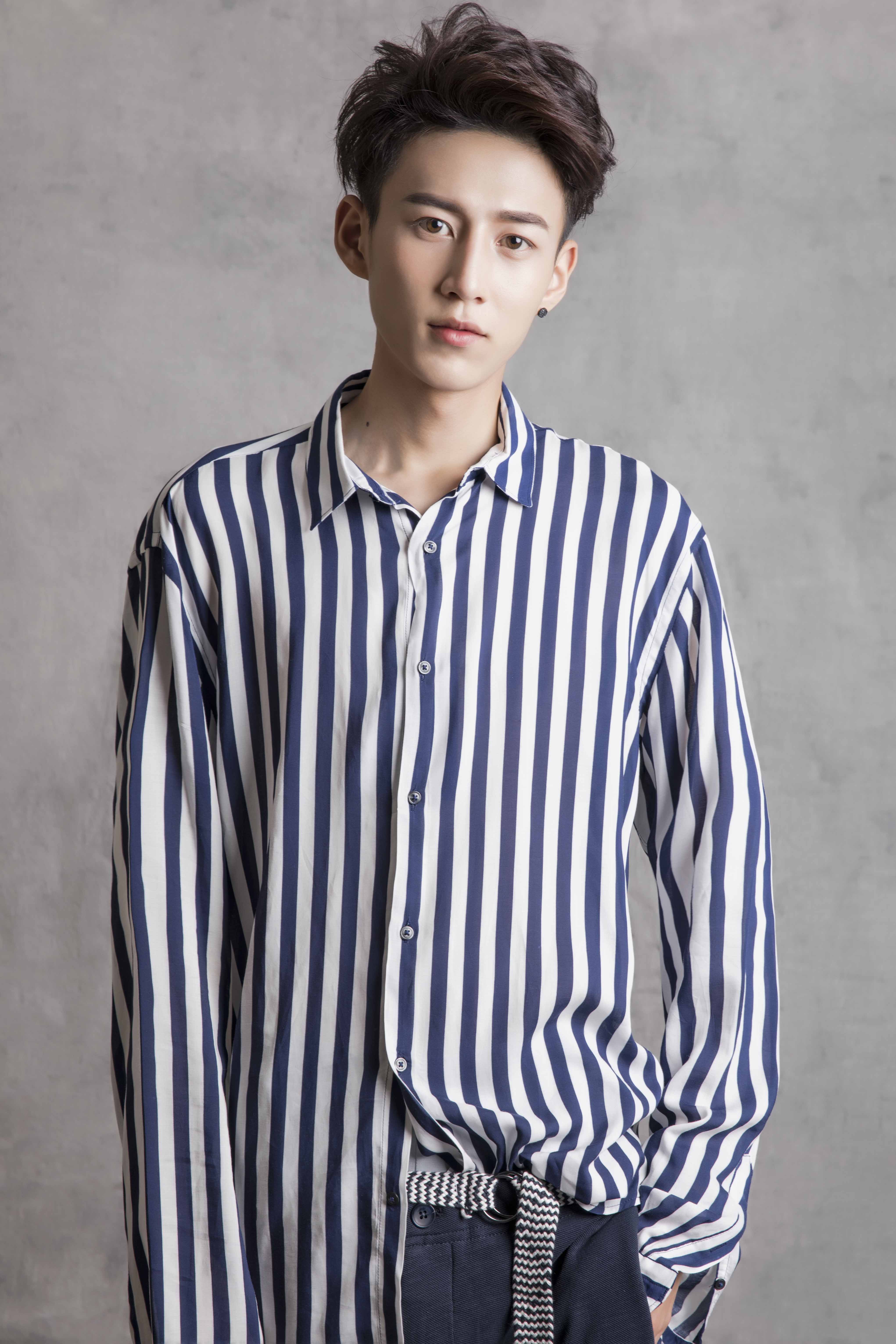  p>校长,原名张驰,95后新生代歌手,演员.