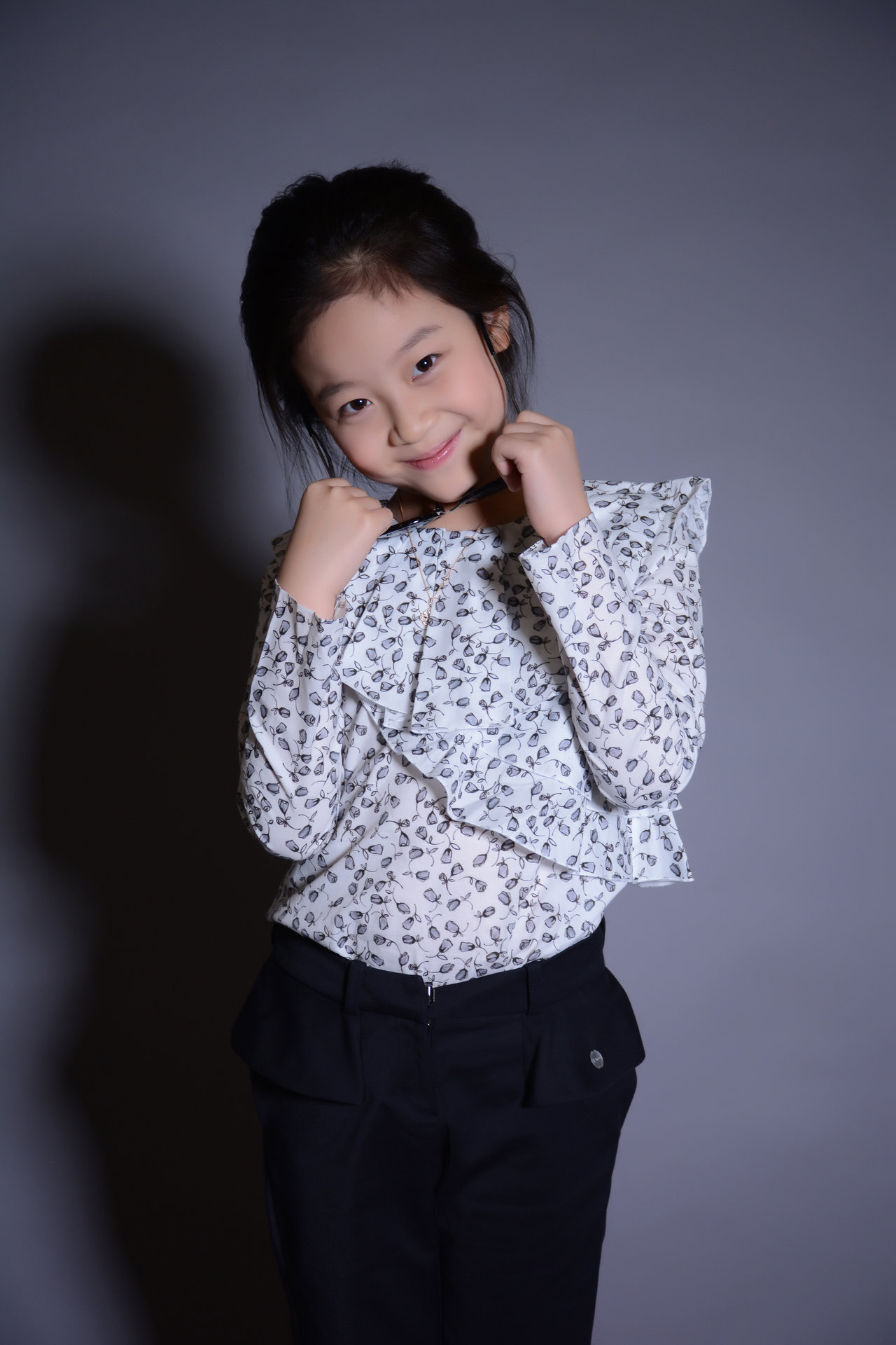  p data-id="gnxal0mh34">肖阳,出生于天津,中国内地女演员,学生.