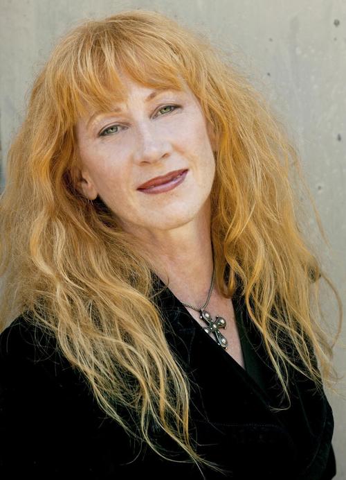 罗莉娜.麦肯尼特