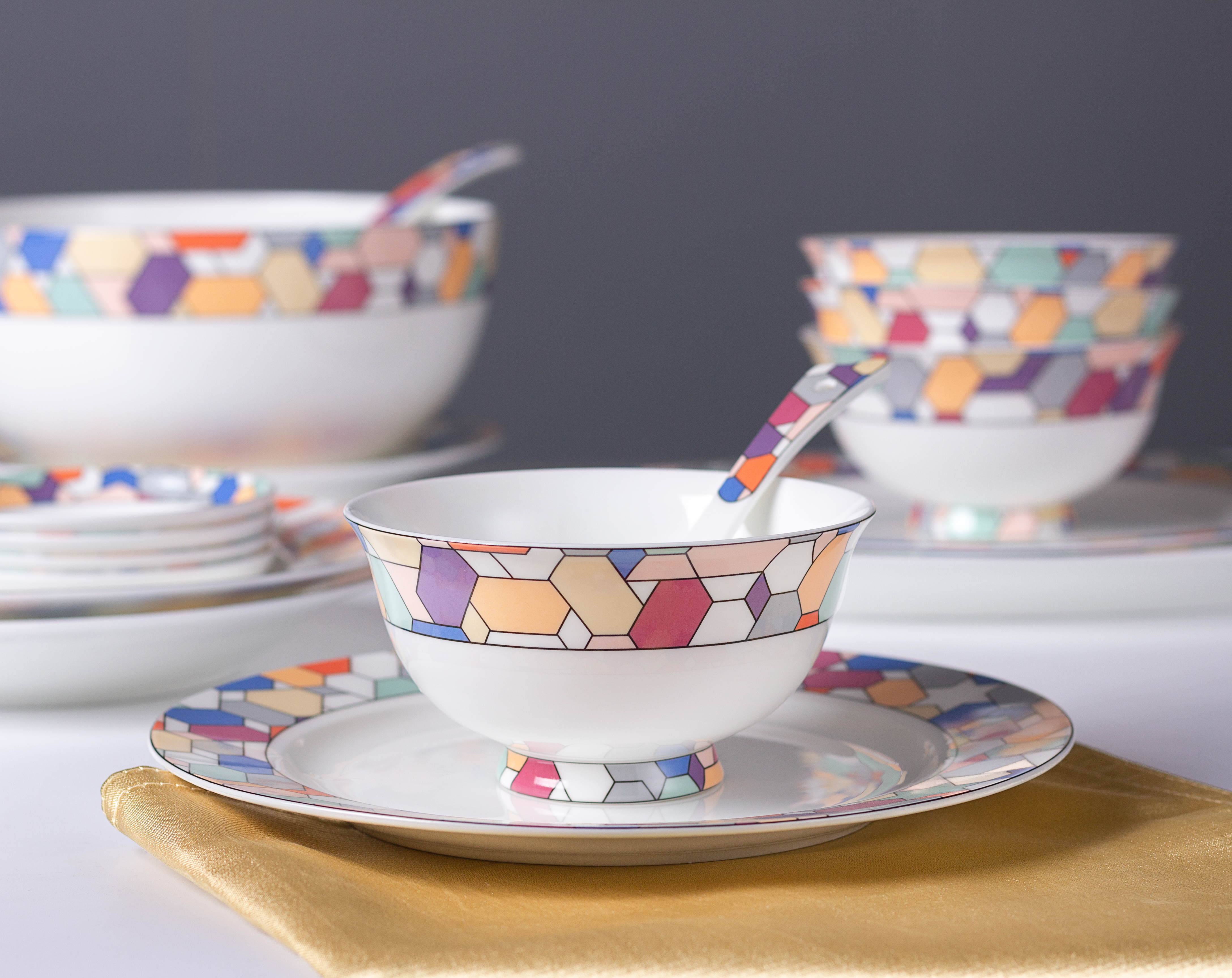 "ref" data-ctrid="sz2yr7ttvdvq">骨瓷是于1794年由 /span>英国 span