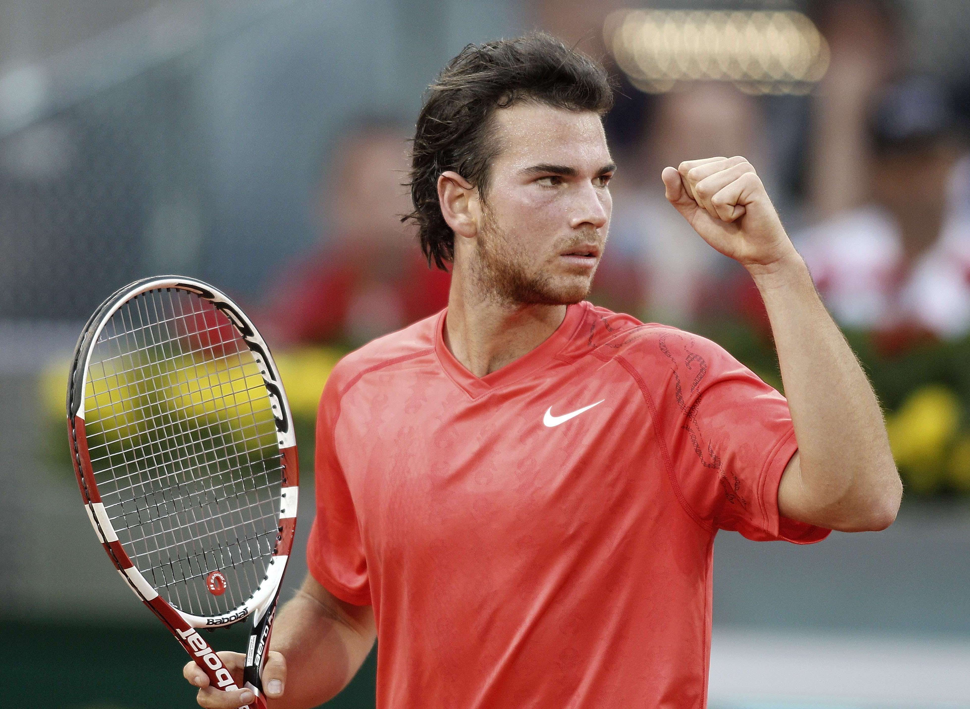  p data-id="gnx87x76kb">阿德里安·马纳里诺