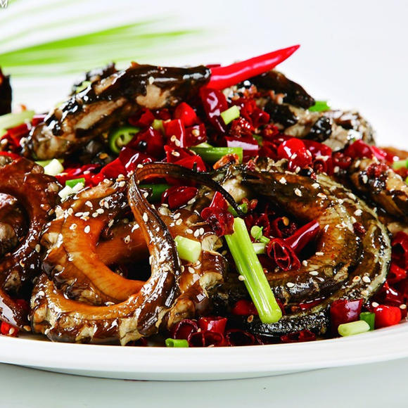  p>蒸盘龙鳝制作原料主要有大鳝, a target="_bl