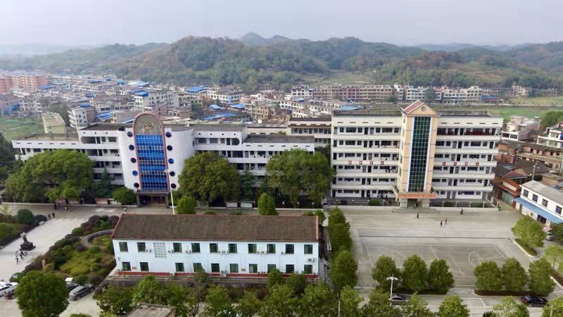  p>衡阳县四中学创办于1957年.