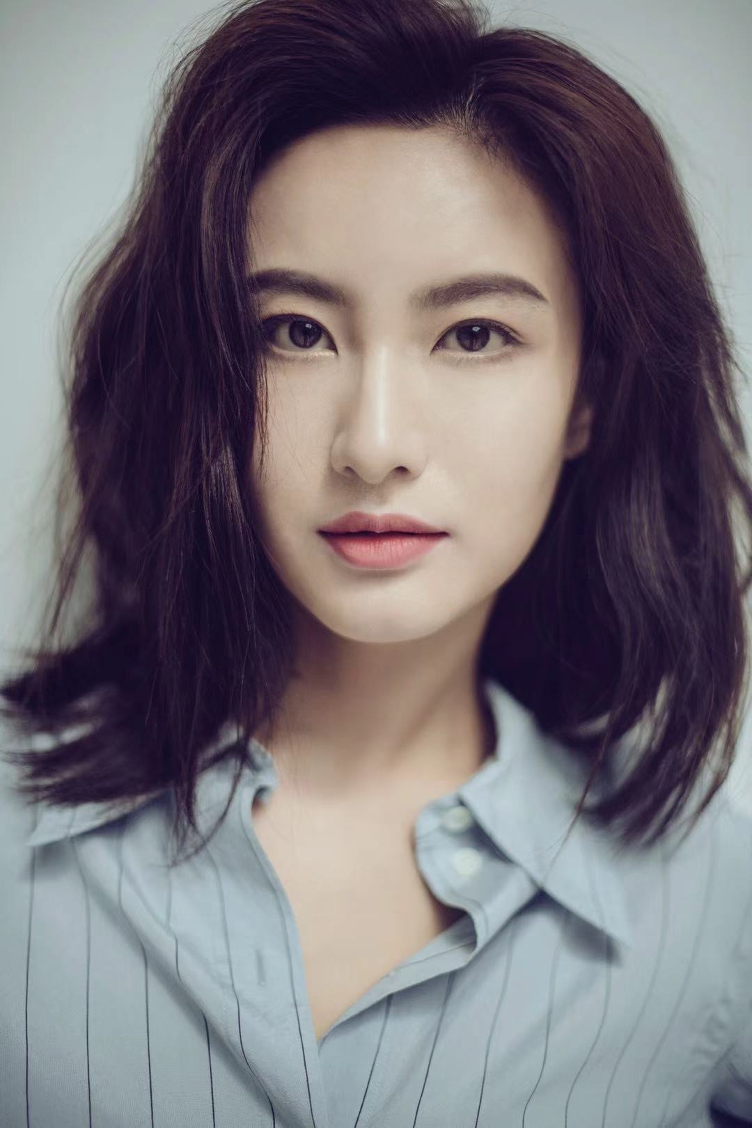  p>万潼,出生于山东省济南市,中国内地影视女演员,主持人.