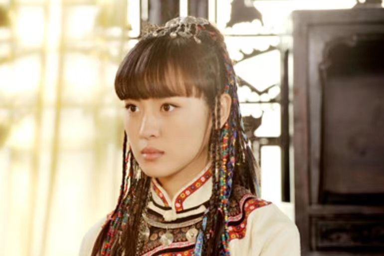 >杨阿英,电视剧《 a target="_blank" href="/item/绝地刀锋/6064848"