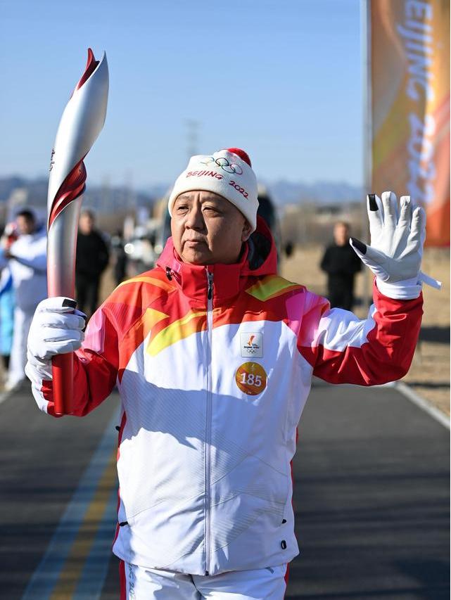  p data-id="swhnagy0ffyf">朱肖炜,男,北京冬奥会火炬手.