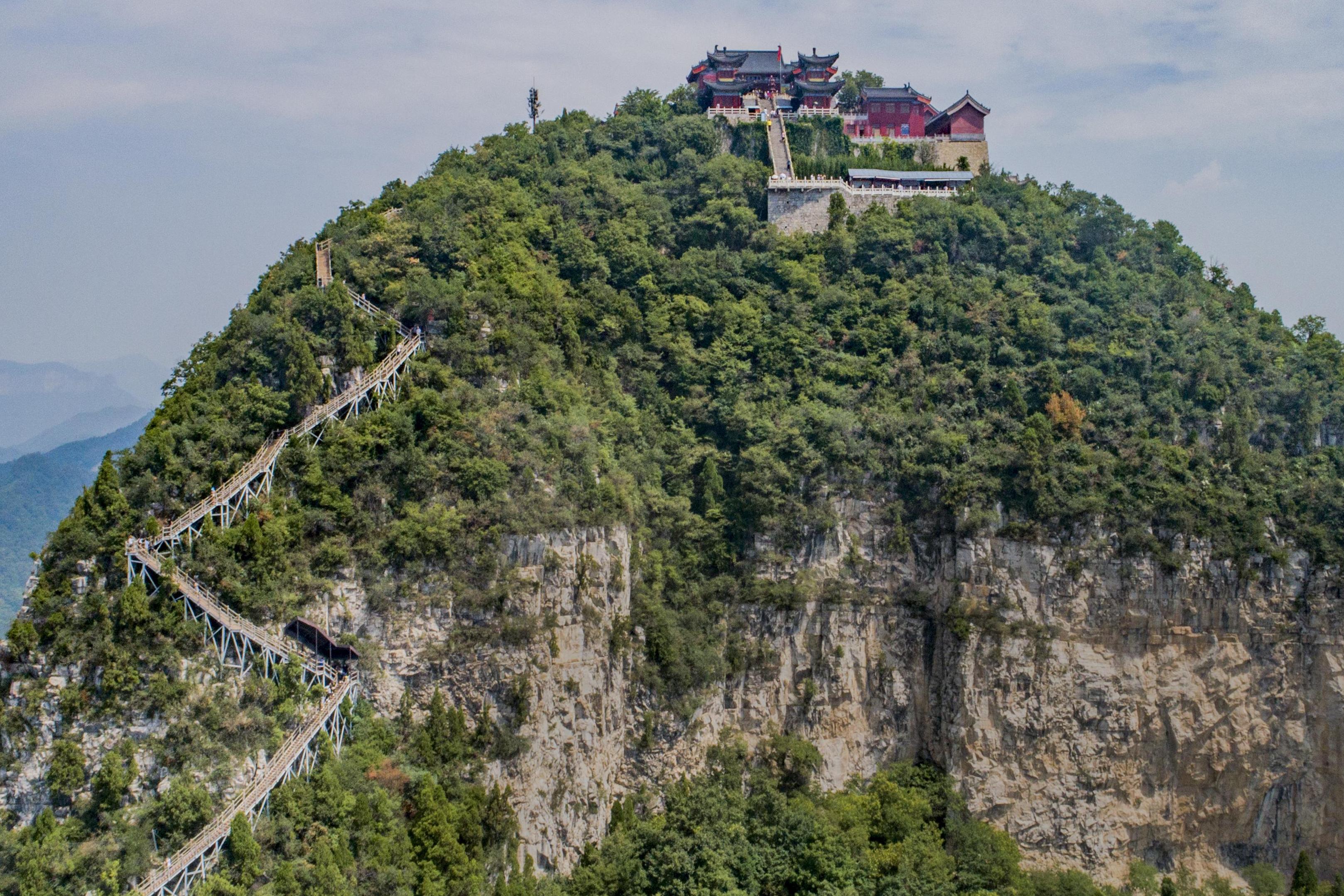 云峰台风景区位于浏阳市蕉溪乡,距<a target